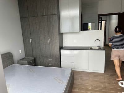 Cho thuê căn hộ 6tr có ban công thang máy nội thất đầy đủ