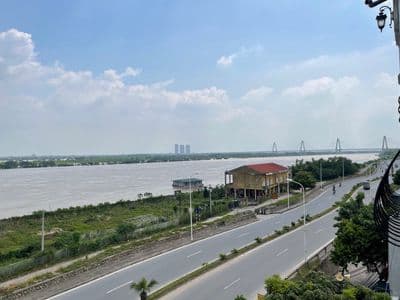 Bán nhà mới - tây hồ - thang máy – view thành phố ven sông