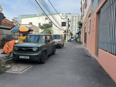 Lô đát hẻm Đinh Thị Thi Vạn Phúc city giá 6.3ty 4.7x9.4m HXH né nhau