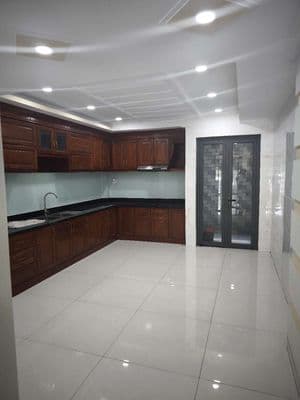 mặt tiền mới xây 4x18 5 tầng trục chính KDC Bình Phú