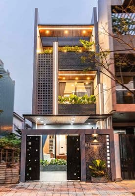 Nhà 3 tầng mới 100% nội thất cao cấp MT Thanh Lương 17, Hòa Xuân