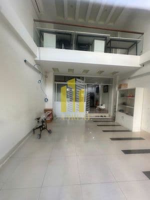 Mặt bằng 5x10m 1 lửng giá 10 triệu phù hợp văn phòng gần trần não