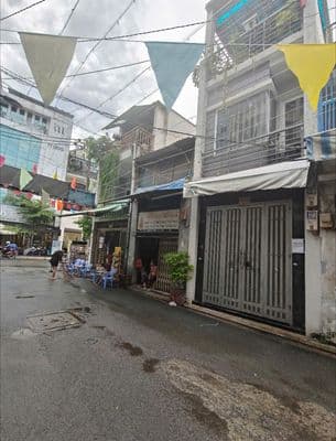 Nhà sát mặt tiền Huỳnh Văn Bánh, hẻm lớn