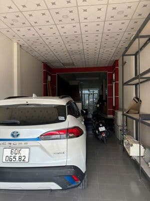 Cho thuê nhà mặt tiền đường, 1 trệt 2 lầu, sân thượng. có 3pn,4wc