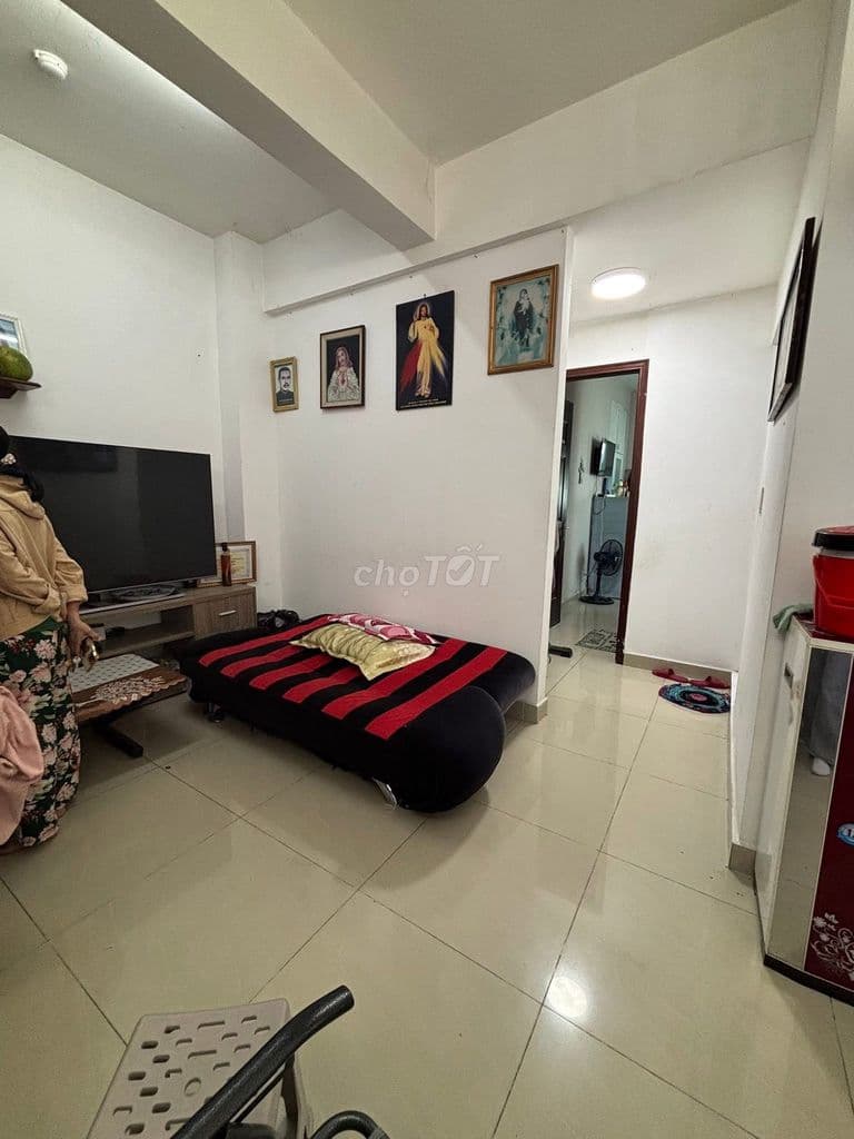 Bán gấp cc Nhất Lan 3, 49 m2, 2 PN, có sổ Hồng sẵn