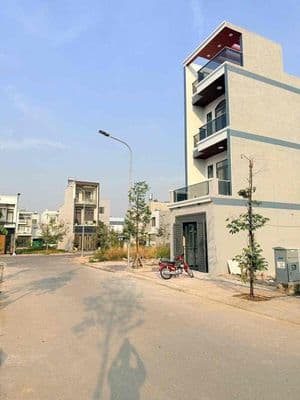 Bán nhà phố 1 trệt 2 lầu KDC víp Bửu Long