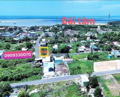 Lô Góc 2 mặt tiền đường, cách Bãi tắm Lộc An 700m. Ngang 8m full thổ