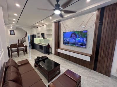 BÁN NHÀ PHỐ ĐÀM QUANG TRUNG 38M 5 TẦNG- CÓ SÂN RIÊNG ĐỂ XE- GIÁ 6,6 TỶ