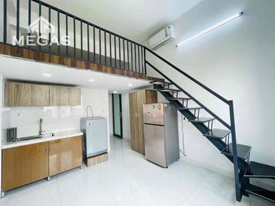 Duplex Ban Công - Toà Nhà Thang Máy - Full Nội Thất Giáp Q.5
