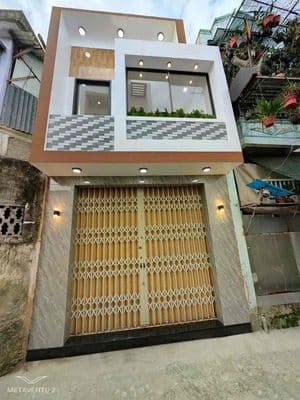 BÁN NHÀ MỚI 2 TẦNG TTTP GẦN CHÙ PHẬT TRẮNG HẺM CAO ĐÀI NHA TRANG GIÁ