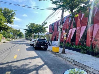 Cho thuê Cặp Đất rộng 600m đất View Sông MT đường Nguyễn Đình Thi HX