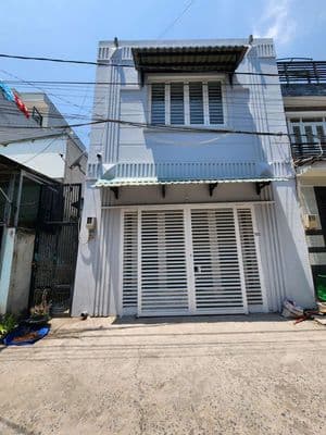 NHÀ TRỆT LẦU CÓ SÂN SAU RỘNG
