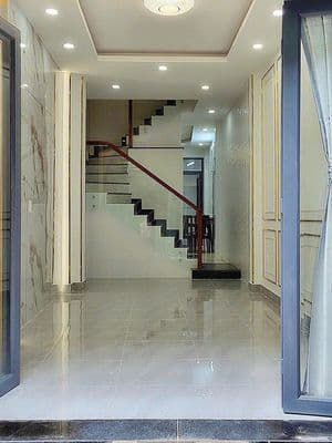 Bán gấp nhà HXH đường Thích Quảng Đức quận Phú Nhuận, nhà mới đẹp.