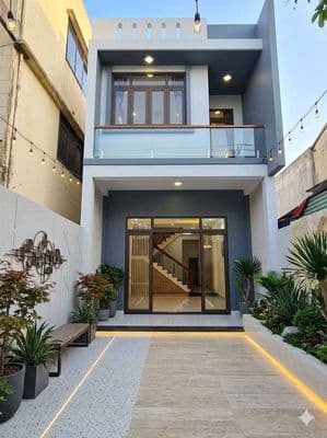 BÁN NHÀ 2 MÊ ĐÚC MẶT TIỀN NGUYỄN GIA TRÍ