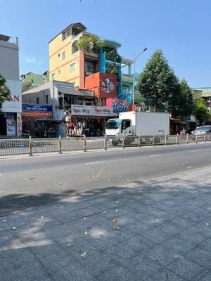 Cho thuê nhà mặt tiền - đường hậu giang. ngay ngã tư minh phụng.
