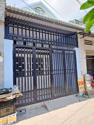 nhà Cấp 4 gác lửng 4 x 14 = 56m2 2 phòng ngủ - 2 wc - p thờ 1.28 tỷ
