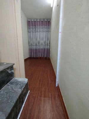 Nhỉnh 1 tỷ có nhà 11m2 x 5 tầng đẹp, cách ô tô 20m, tân mai, hoàng mai