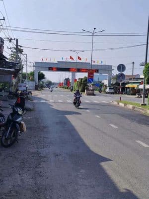 Nhà Mt đường tỉnh lộ 827 ngay cổng chào Hòa Phú, TP Tân An