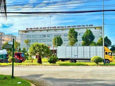 Nhà phố liền kề cách vành đai 3 chỉ 15p đi xe. View sông càm cỏ tây.