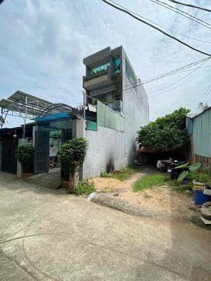 nhà 3 lầu ngay Vạn Phúc Quốc lỘ 13 sau Cân Nhơn Hoà 104m2 đất 5pn sổ