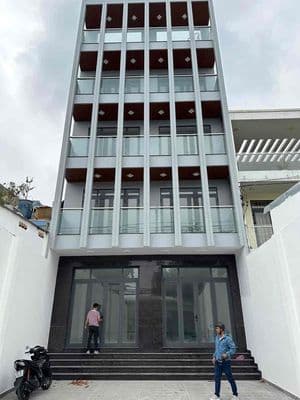 Cho thuê toà nhà tỉnh lộ 10 , dt 6,5x50m NH 9,3m giá 100trieu/th