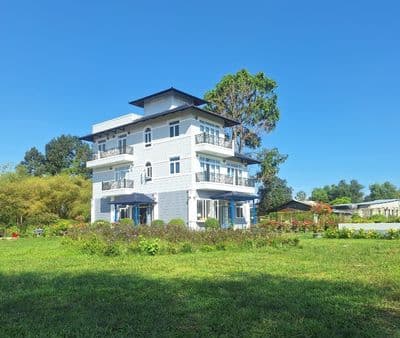 Mua đất có sẵn biệt thự sân vườn