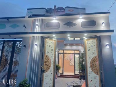 nhà mặt tiền đường kênh giáp mè , cách đường tính 835 a 80 m
