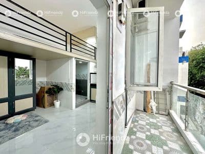 Căn hộ gác cao ban công đủ nội thất thang máy sát hòa bình đầm sen q11