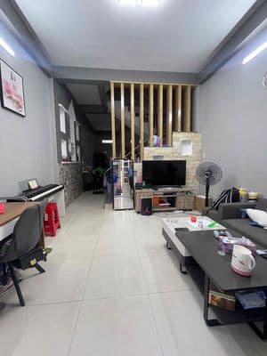 Nhà 3 lầu hẻm 4m khu cao tầng an ninh Âu Dương lân