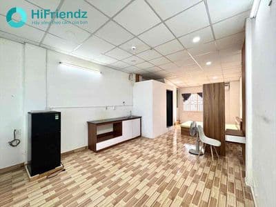 Căn hộ thoáng mát mặt tiền 40m2 Nguyễn Biểu sát chân cầu chữ Y Quận 5