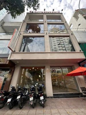 Cho Thuê Nhà MT Khu Sân Bay_8x20m_Trệt 3 Lầu Trống Suốt