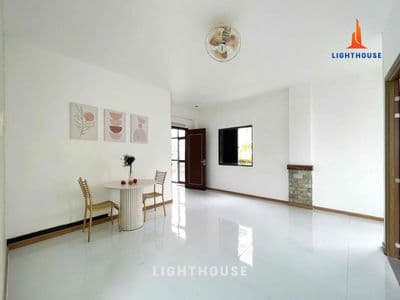 Căn Hộ 2Ph Ngủ - Cửa Sổ - Ban Công - Full NT