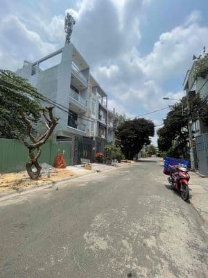 Nhà ĐƯỜNG SỐ 21A TÊN LỬA, DT: 4x22.5m Trệt 2 lầu sân thượng.