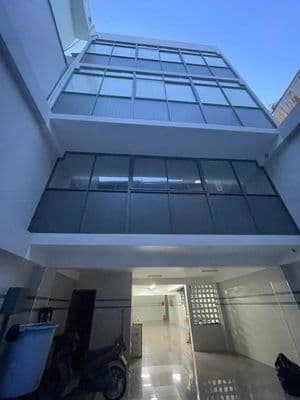 Nhà mới ốp kính hiện đại_mt bàu cát 1_6,5x20m, trệt 3 lầu suốt
