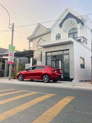 nhà 1 trệt 1 lầu mật tiền đường Nguyễn an ninh, ngay bệnh viện cần gi