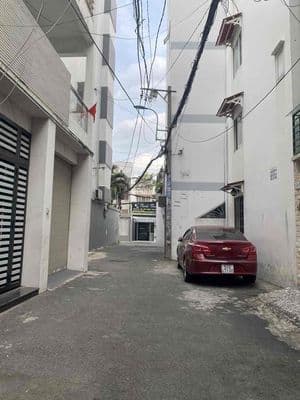 Oto ngủ trong nhà! Ngang 6,2m! Bán nhà 3 tầng trục Lê Quang Định, P11.