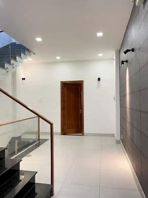 Nhà đẹp tên lửa đường 10m 4x23m 4 tầng 4pn 5wc ở ngay