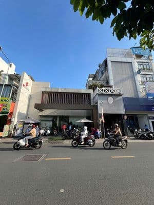 Cho thuê nhà MT 207 Tô Hiến Thành.Q10.DT:12x40m,2 tầng 950m2 sàn.