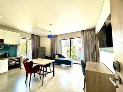TRỐNG SẴN 1Pn - ban công 45m2 - đậu được ô tô, hồ bơi - MGR