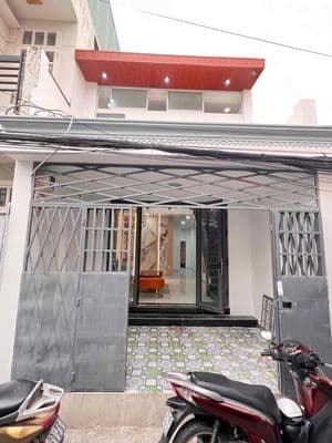 bán nhà hẻm thông đi bộ ra chợ giảm giá 100tr
