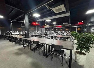 Cho Thuê MBKD 900m2 MT Cách Mạng Tháng 8 Quận 10!