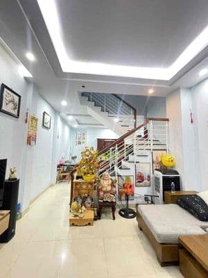 bán nhà 3 tầng núi thành