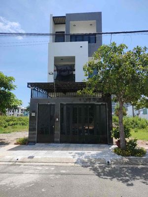 Bán nhà 3 tầng mặt tiền đường 5m5 kdt Bàu Tràm