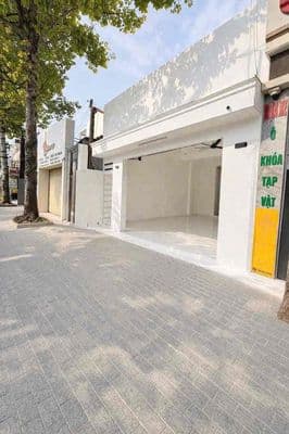 Nhà 1 trệt 1 lầu mặt tiềnđường Lê Hồng Phong vị trí đắc địa ngay ngã 4
