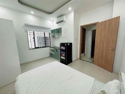 Studio full nội thất cửa sổ lớn mới như hình