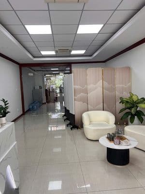 Cho Thuê Nhà Hầm 4 Lầu Có Thang Máy Mặt Tiền Đường D4 HimLam P.TânHưng