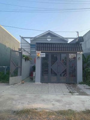 nha bán 85m(5mx17) cách chợ Mỹ hạnh nam 700m