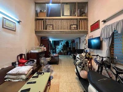 Vị trí đắc địa - Ngay Công viên Tao Đàn - Cách MT 15m - DT (3.8 x15m)