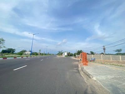 Bán 2 lô ngay sát đường Ven Biển 42m chạy vào, cách biển Phước Hải 1km