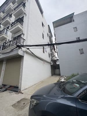 Bán nhà phường long biên 30m 5t oto đỗ cửa-5,95 tỷ. k quy hoạch,k lỗi